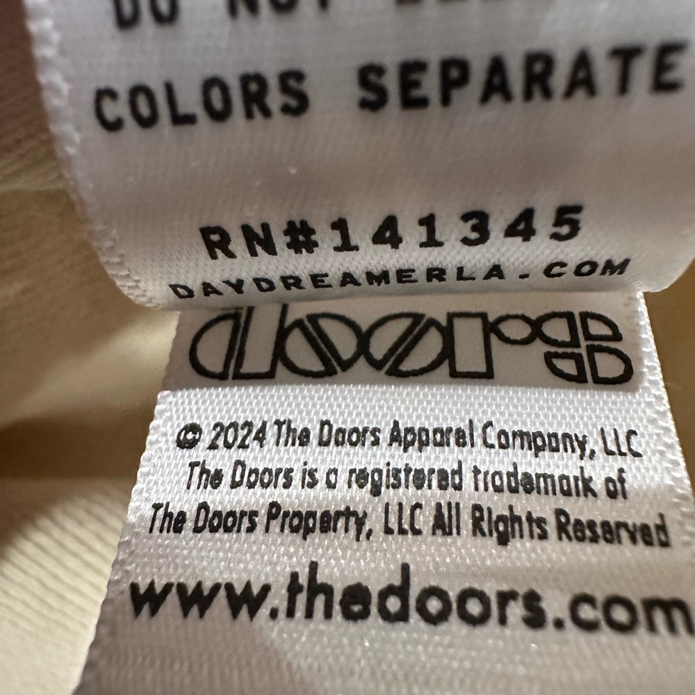 Daydreamer Doors Raglan Cream Sweatshirt with Red Graphic Logo Size Small NWT - Picture 12 of 13